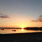 Riverbank House Hotel 3*