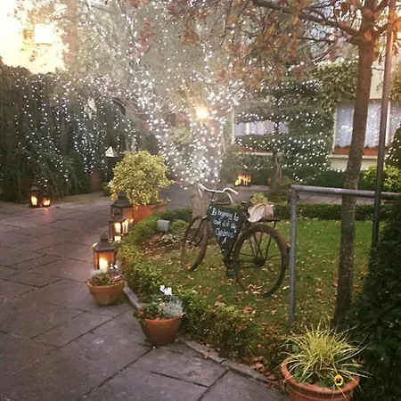 Отель Riverbank House 3*