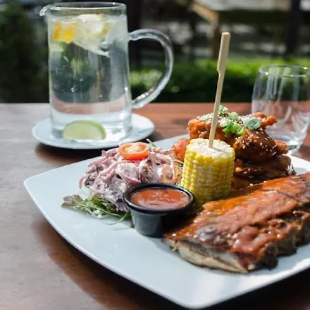 Riverbank House Ferrybank