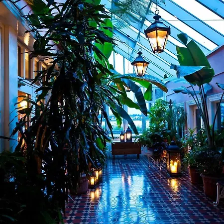 Riverbank House Ferrybank