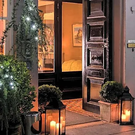 Riverbank House Hotel 3*