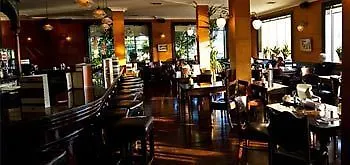 Riverbank House 3*