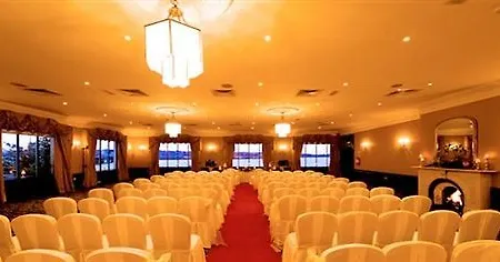 Riverbank House 3* Ferrybank