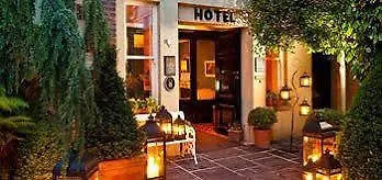Riverbank House Hotell 3*