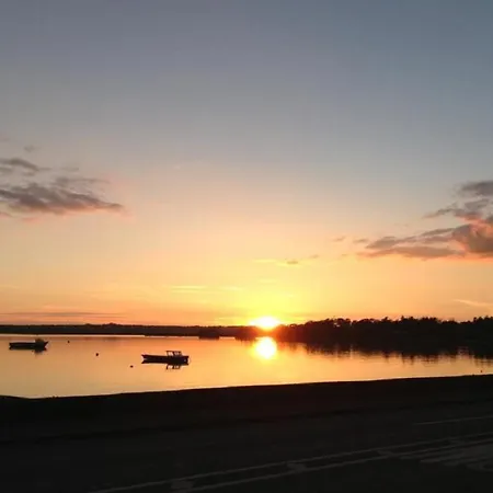 Riverbank House Hotel 3*