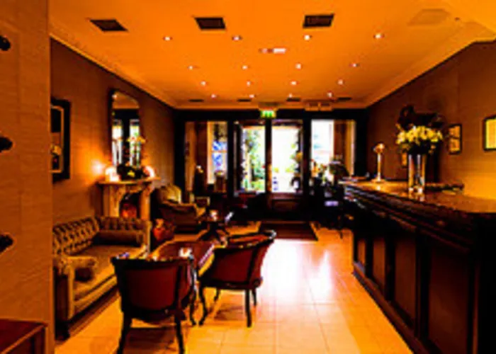 Hotel Riverbank House 3*