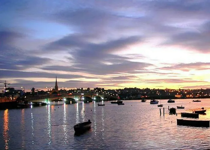 Hotel Riverbank House 3*