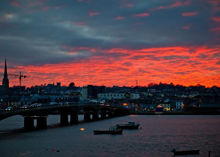 Riverbank House Hotel Ferrybank