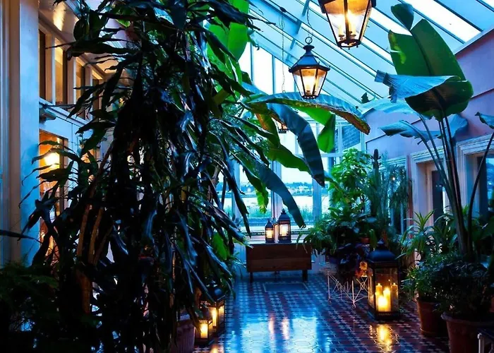 Riverbank House Ferrybank