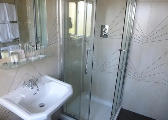 Riverbank House 3* Ferrybank