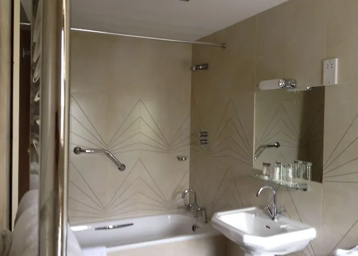 Hotel Riverbank House 3*