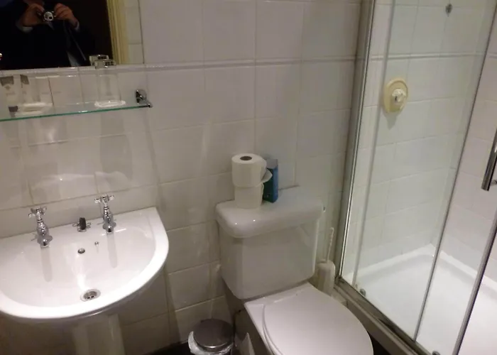 Hotel Riverbank House