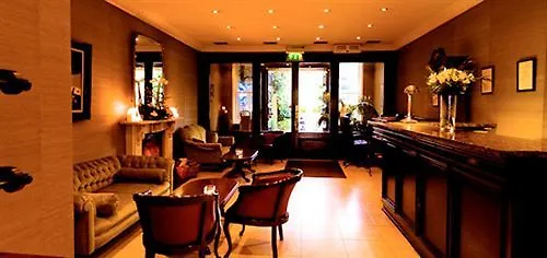 Riverbank House Hotel