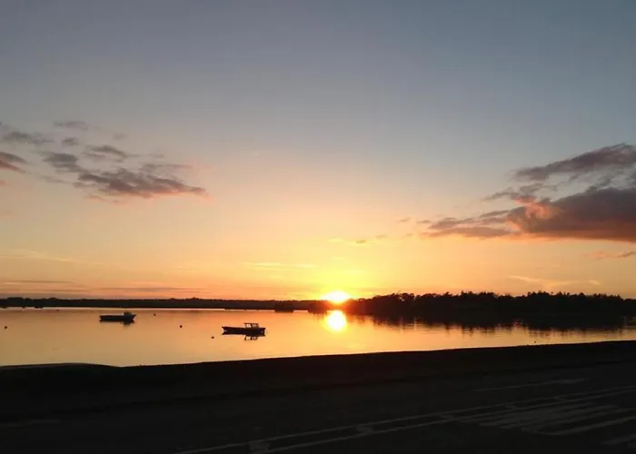 Riverbank House Hotel 3*