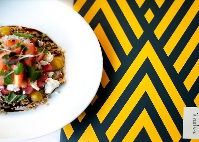 Riverbank House 3* Ferrybank